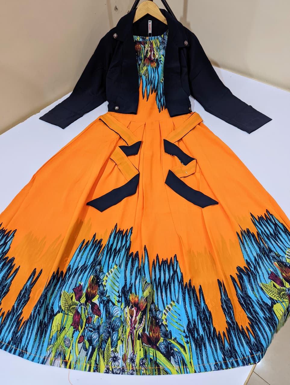 Spring Avenue (Coat Maxi)