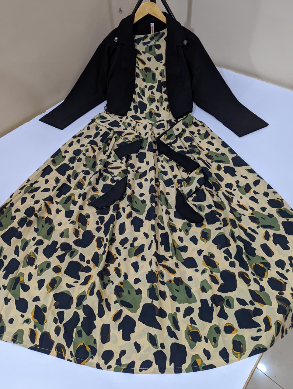 Spring Avenue (Coat Maxi)