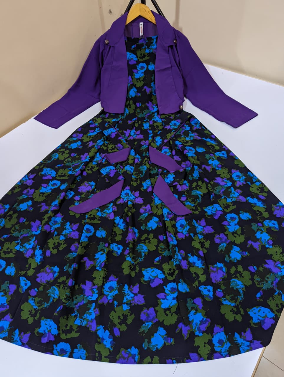 Spring Avenue (Coat Maxi)