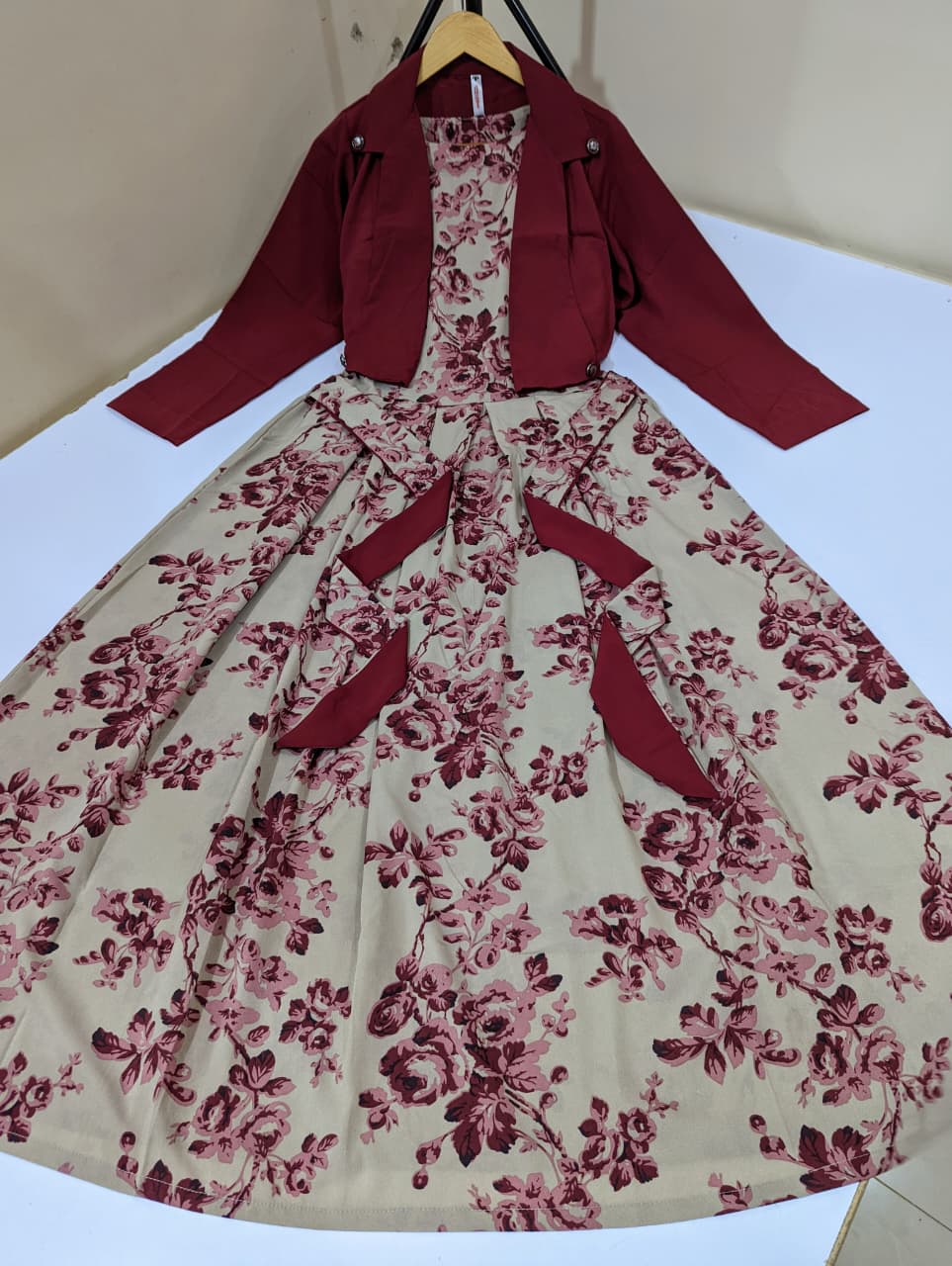 Spring Avenue (Coat Maxi)