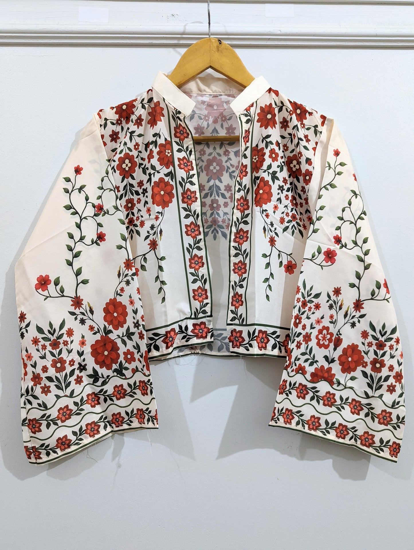 Elegant White Flower Print Maxi Dress with Jacket