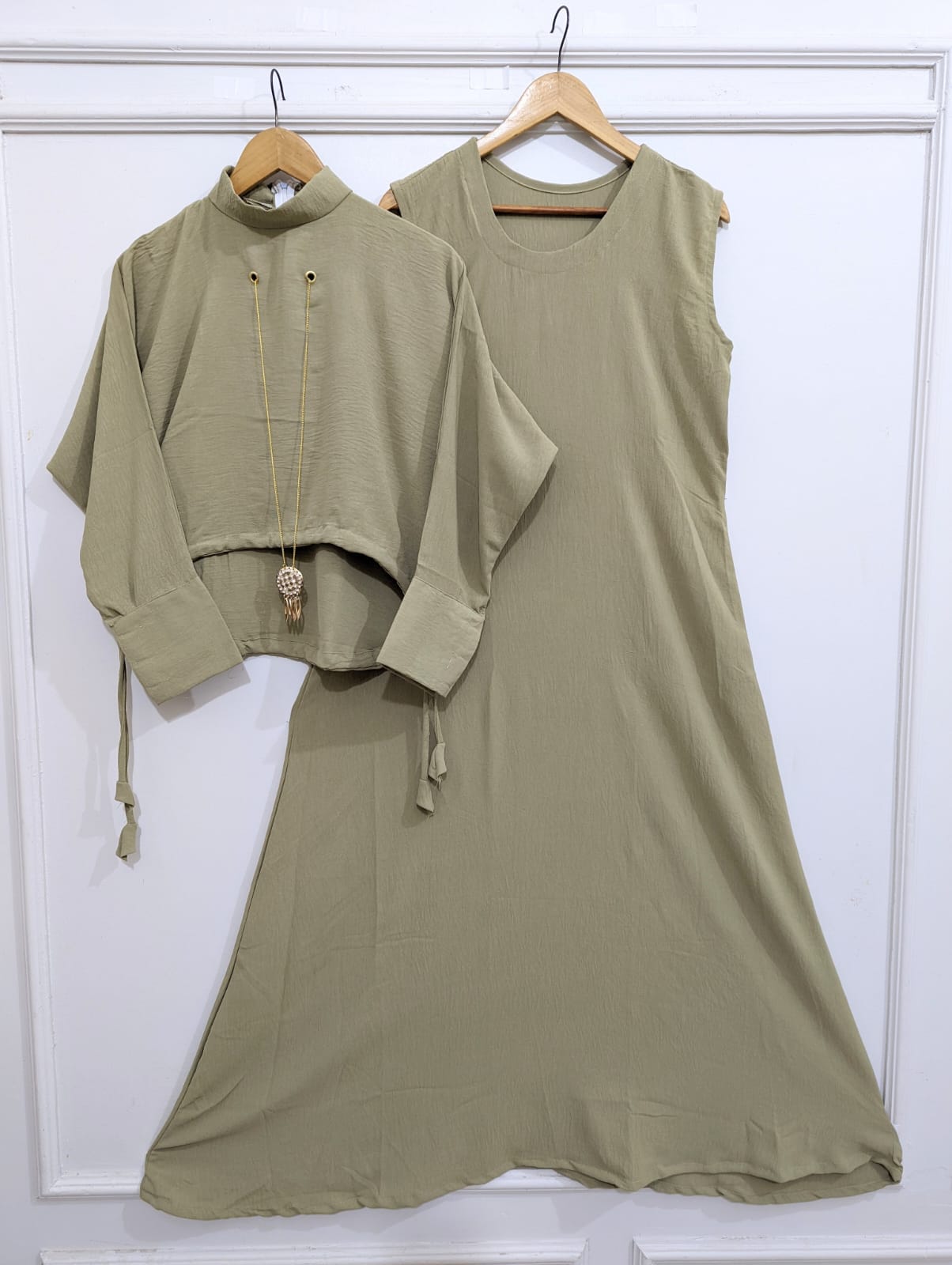 Solid Maxi & Coat With Pendent