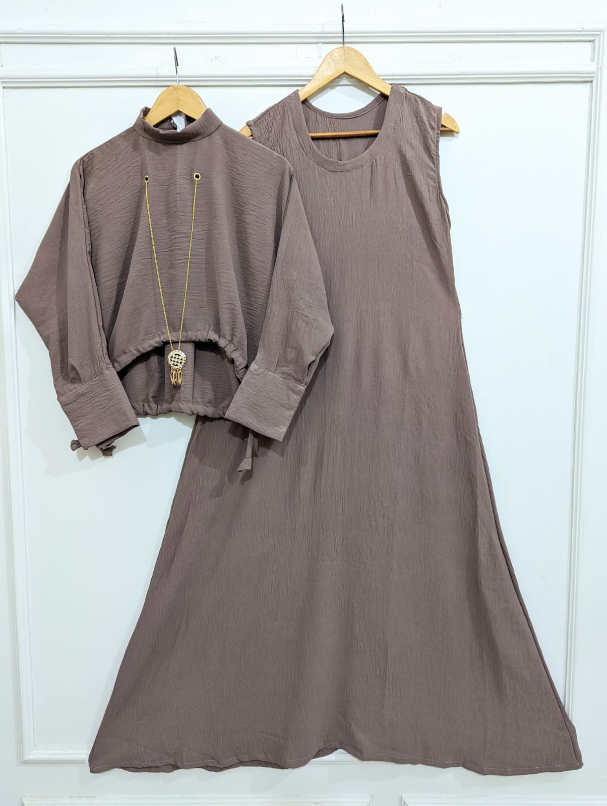 Solid Maxi & Coat With Pendent