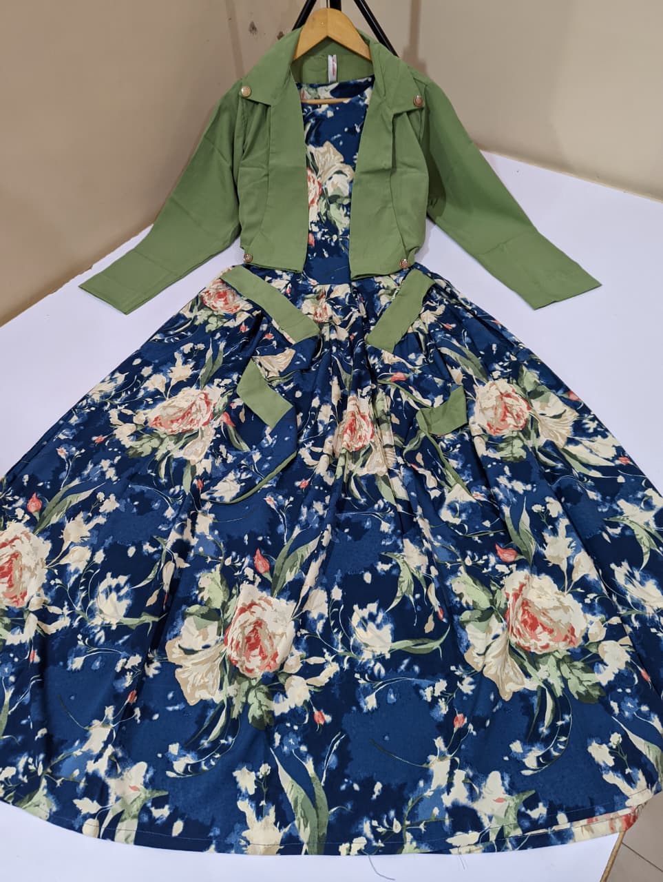 Spring Avenue (Coat Maxi)