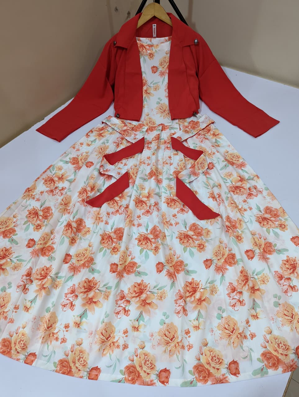 Spring Avenue (Coat Maxi)