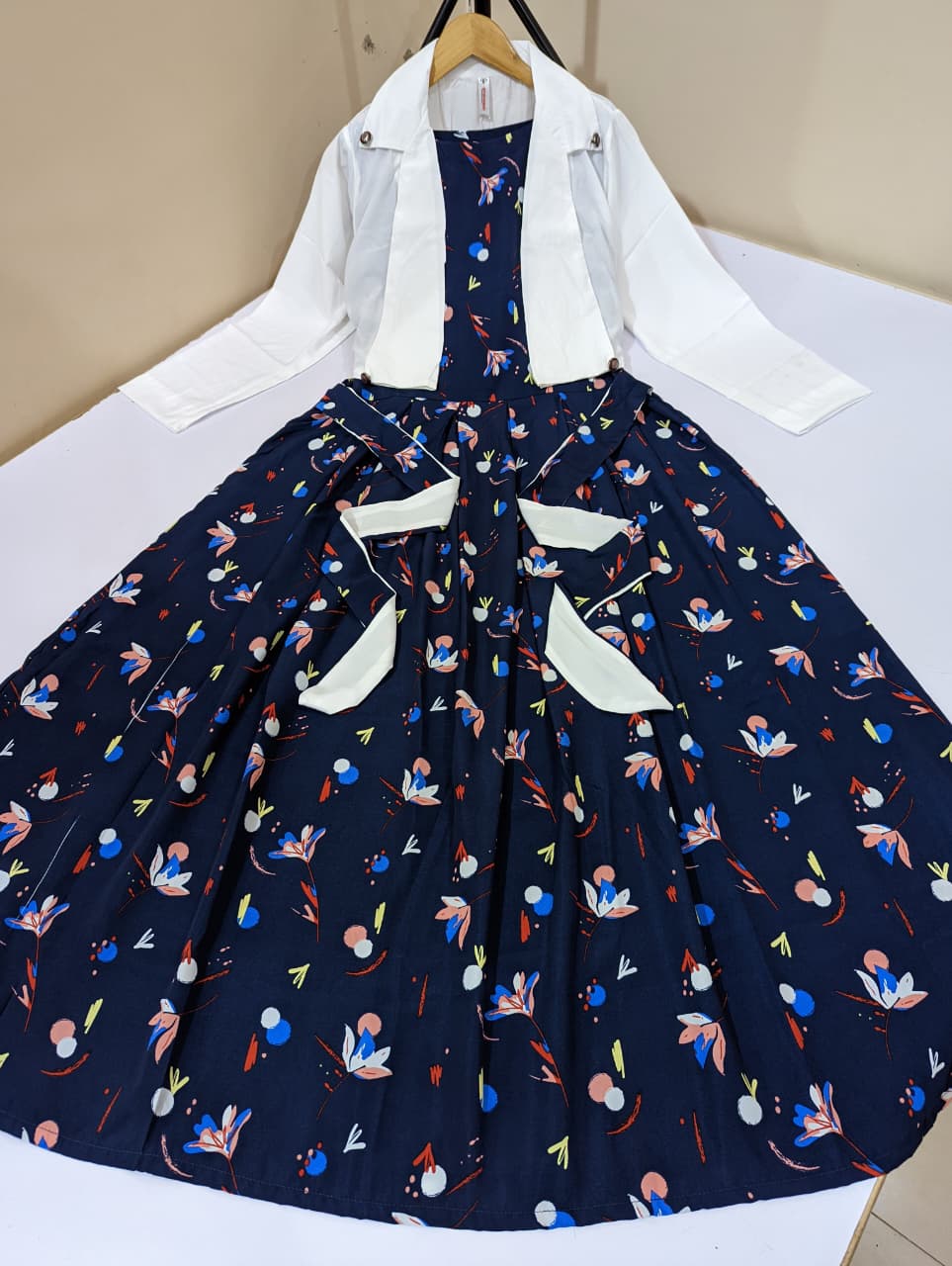 Spring Avenue (Coat Maxi)