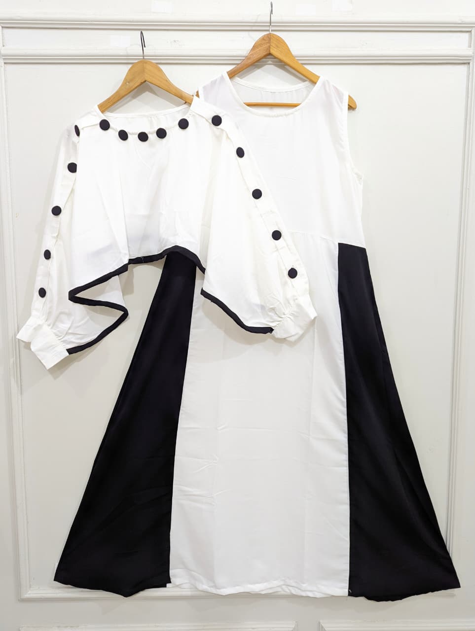 Pom Pom Cape & Maxi