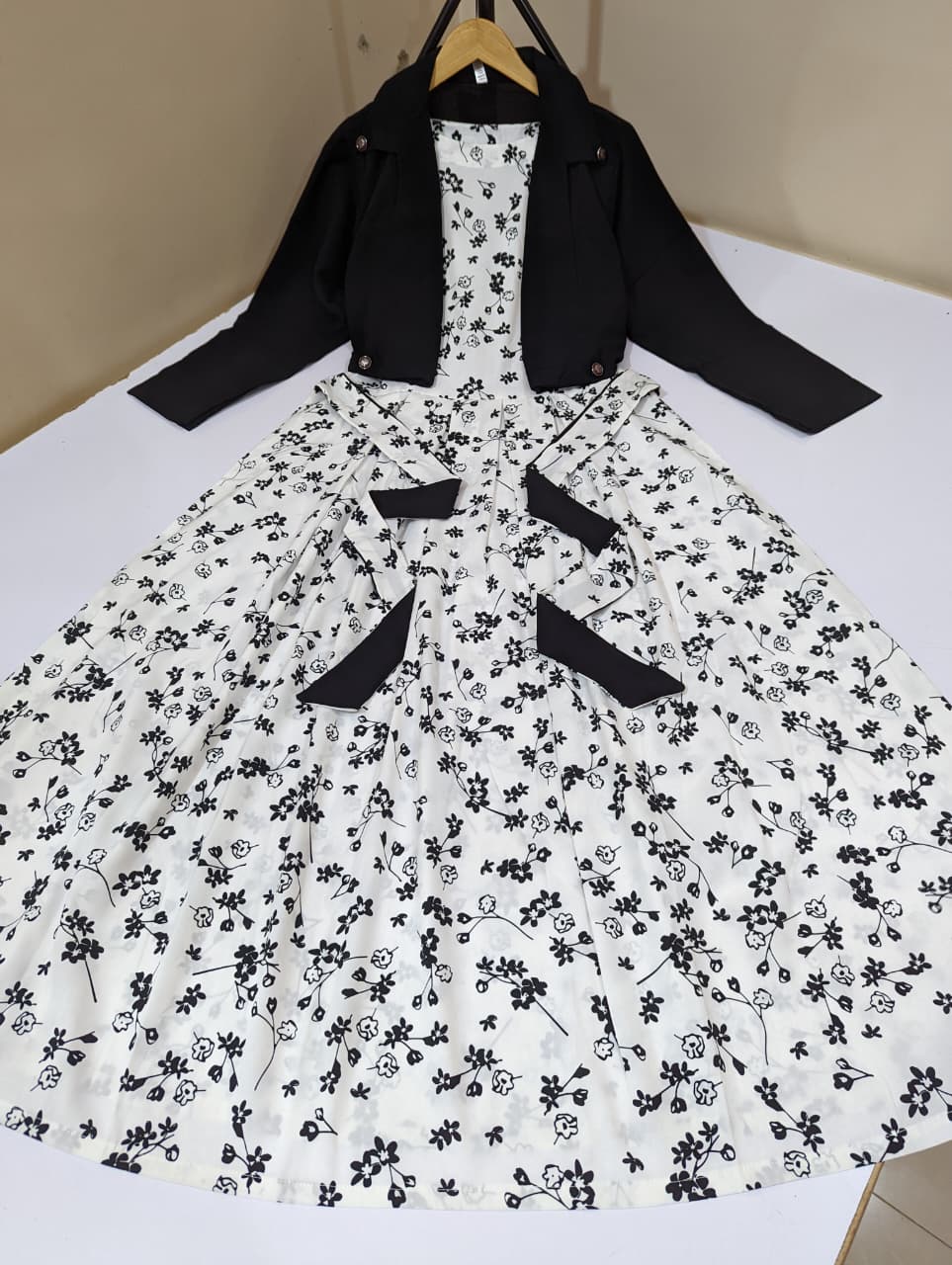 Spring Avenue (Coat Maxi)
